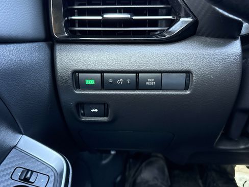 Used 2022 Nissan Sentra SR w/ Midnight Edition FWD image 23