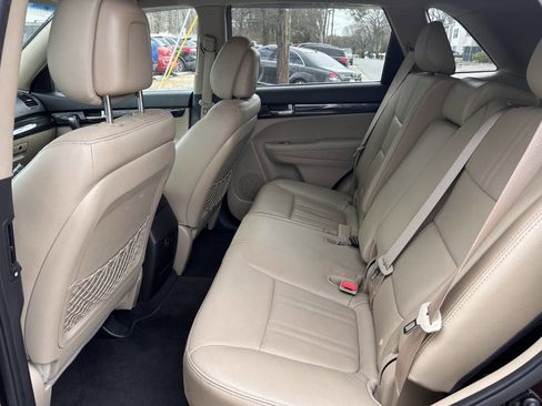 Used 2013 Kia Sorento EX image 9
