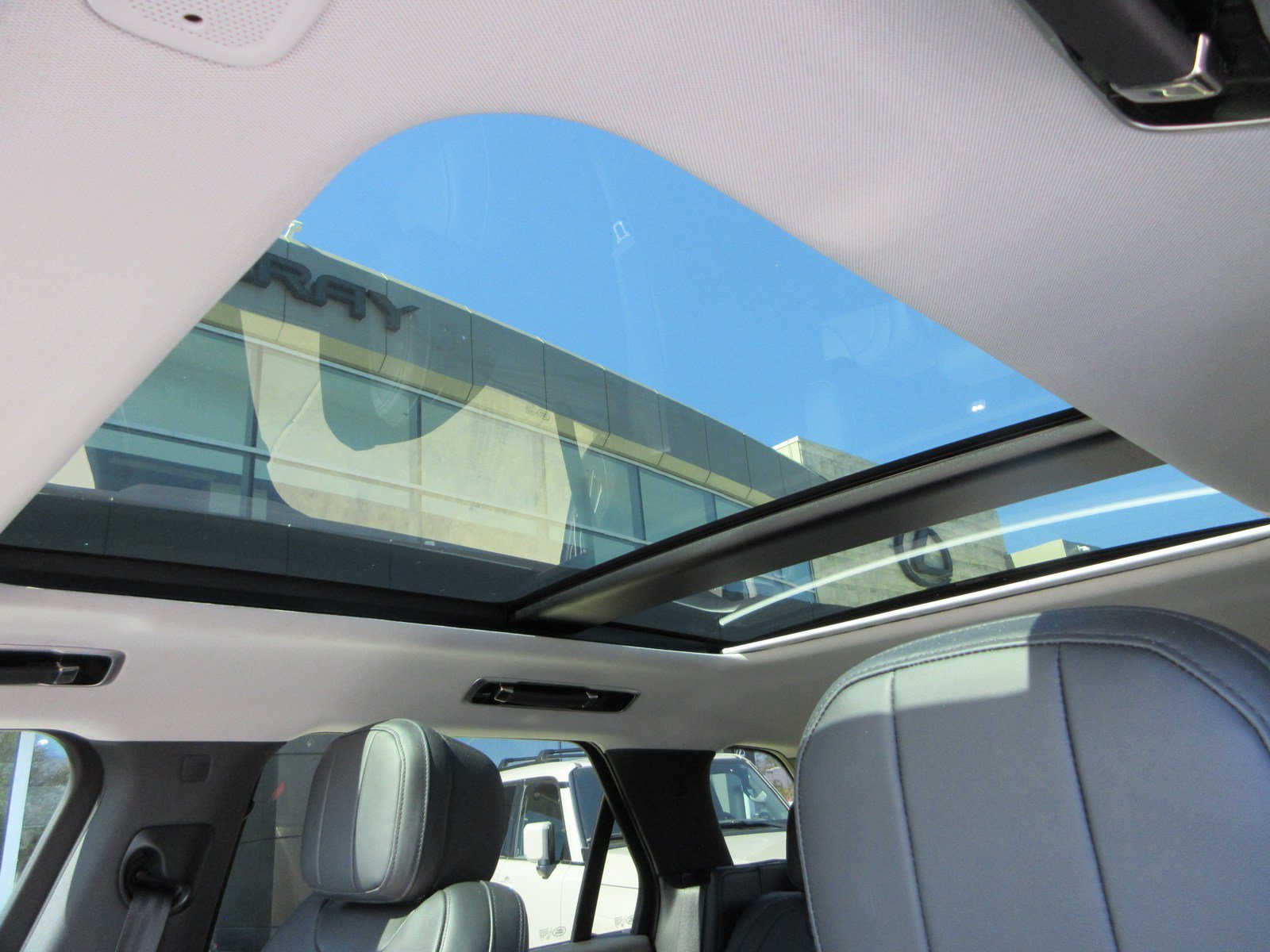 Used 2023 Land Rover Range Rover Sport SE AWD/4WD image 17