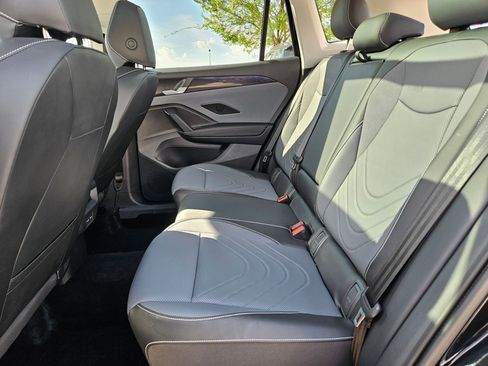 Used 2026 Volkswagen Tiguan SE image 30