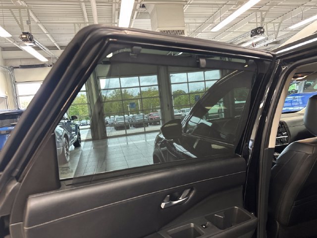 Used 2023 Nissan Pathfinder SL AWD/4WD image 27