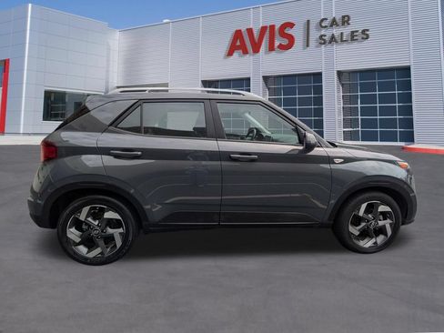 Used 2025 Hyundai Venue SEL FWD image 5
