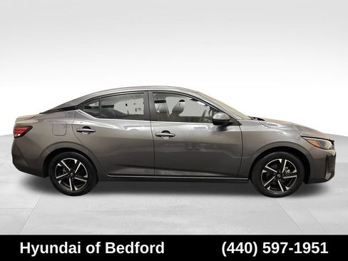 Used 2025 Nissan Sentra SV FWD image 4