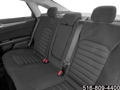 Used 2018 Ford Fusion SE w/ Fusion SE Technology Package image 15