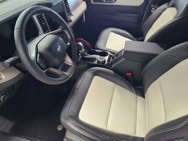 New 2026 Ford Bronco Outer Banks w/ Sasquatch Package AWD/4WD image 11