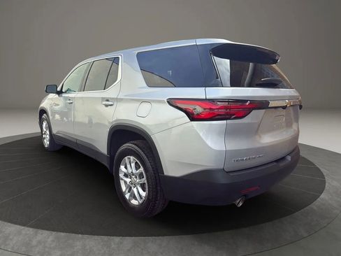 Used 2022 Chevrolet Traverse LS AWD/4WD image 7