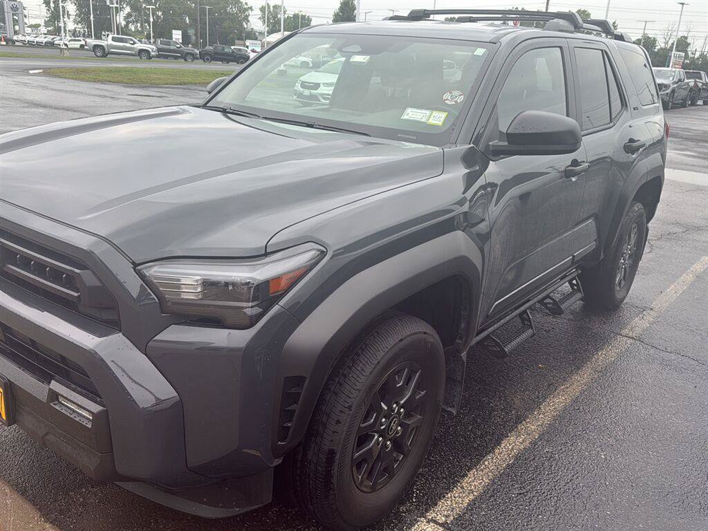 Used 2025 Toyota 4Runner SR5 AWD/4WD image 4