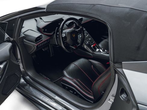 Used 2017 Lamborghini Huracan LP 580-2 RWD image 34