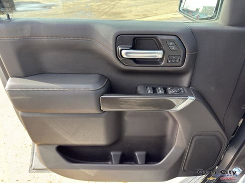 Used 2021 GMC Sierra 1500 AT4 image 30