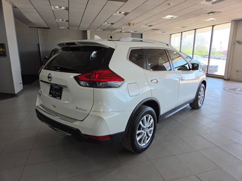 Used 2017 Nissan Rogue SV AWD/4WD image 7