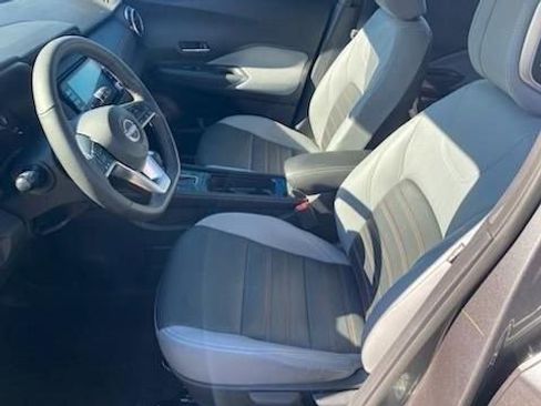 Used 2023 Nissan Kicks SR w/ SR Premium Package image 18