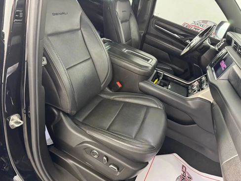 Used 2021 GMC Yukon XL Denali w/ Advanced Technology Package AWD/4WD image 38