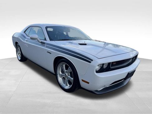 Used 2012 Dodge Challenger R/T RWD image 8