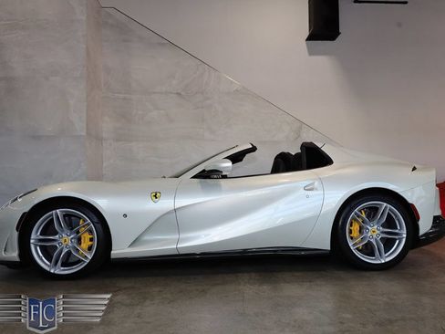 Used 2021 Ferrari 812 GTS RWD image 15