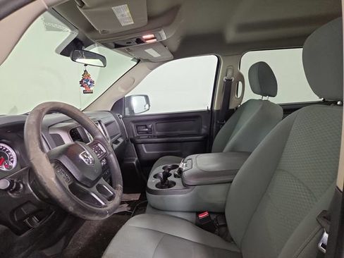 Used 2017 RAM 1500 Express RWD image 12