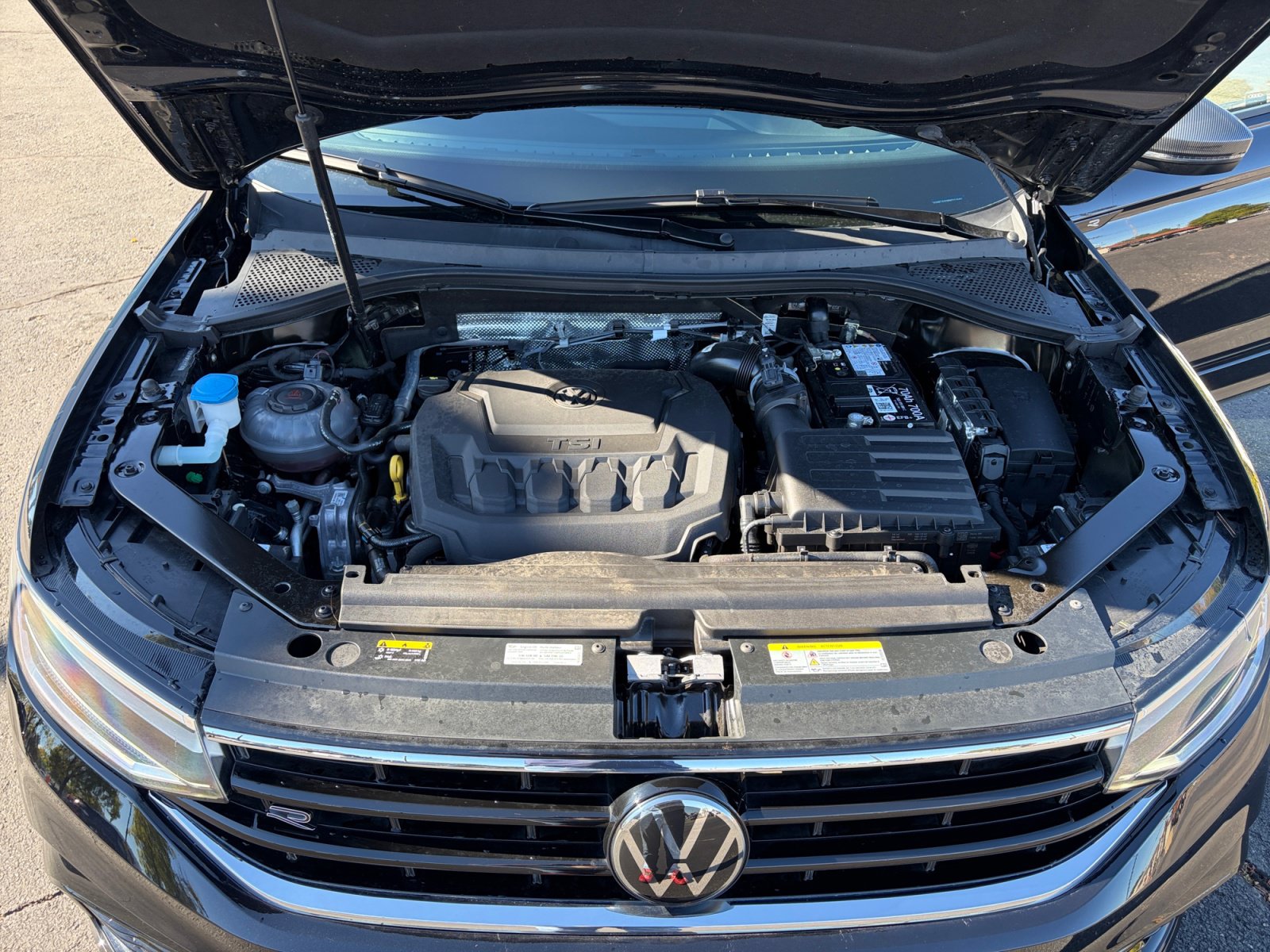 Used 2024 Volkswagen Tiguan SE R-Line AWD/4WD image 21