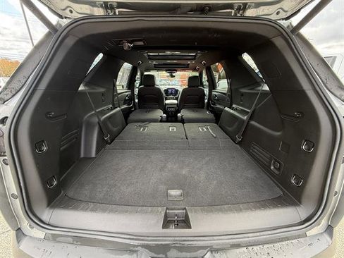 Certified 2023 Chevrolet Traverse RS image 30