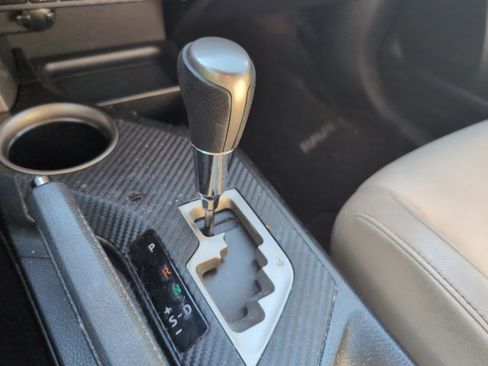 Used 2015 Toyota RAV4 Limited image 13