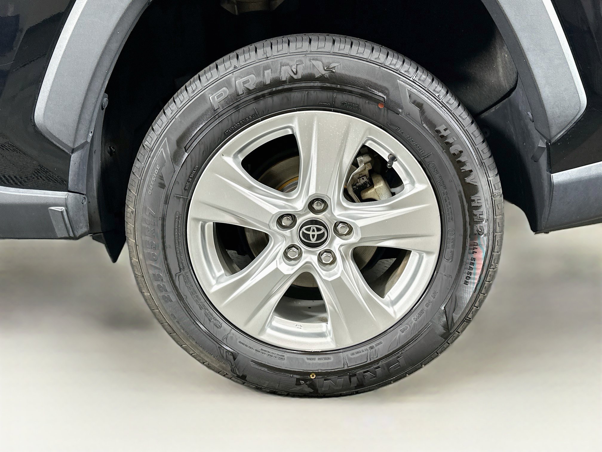 Used 2021 Toyota RAV4 XLE FWD image 11