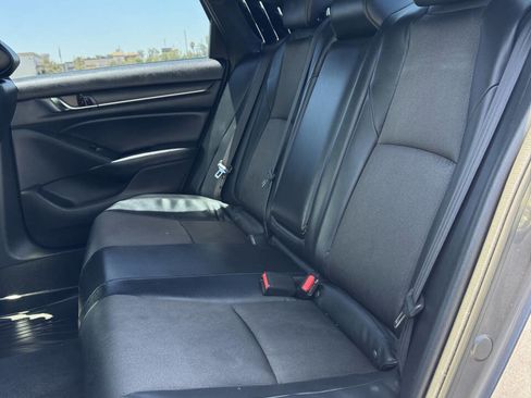 Used 2018 Honda Accord Sport image 12