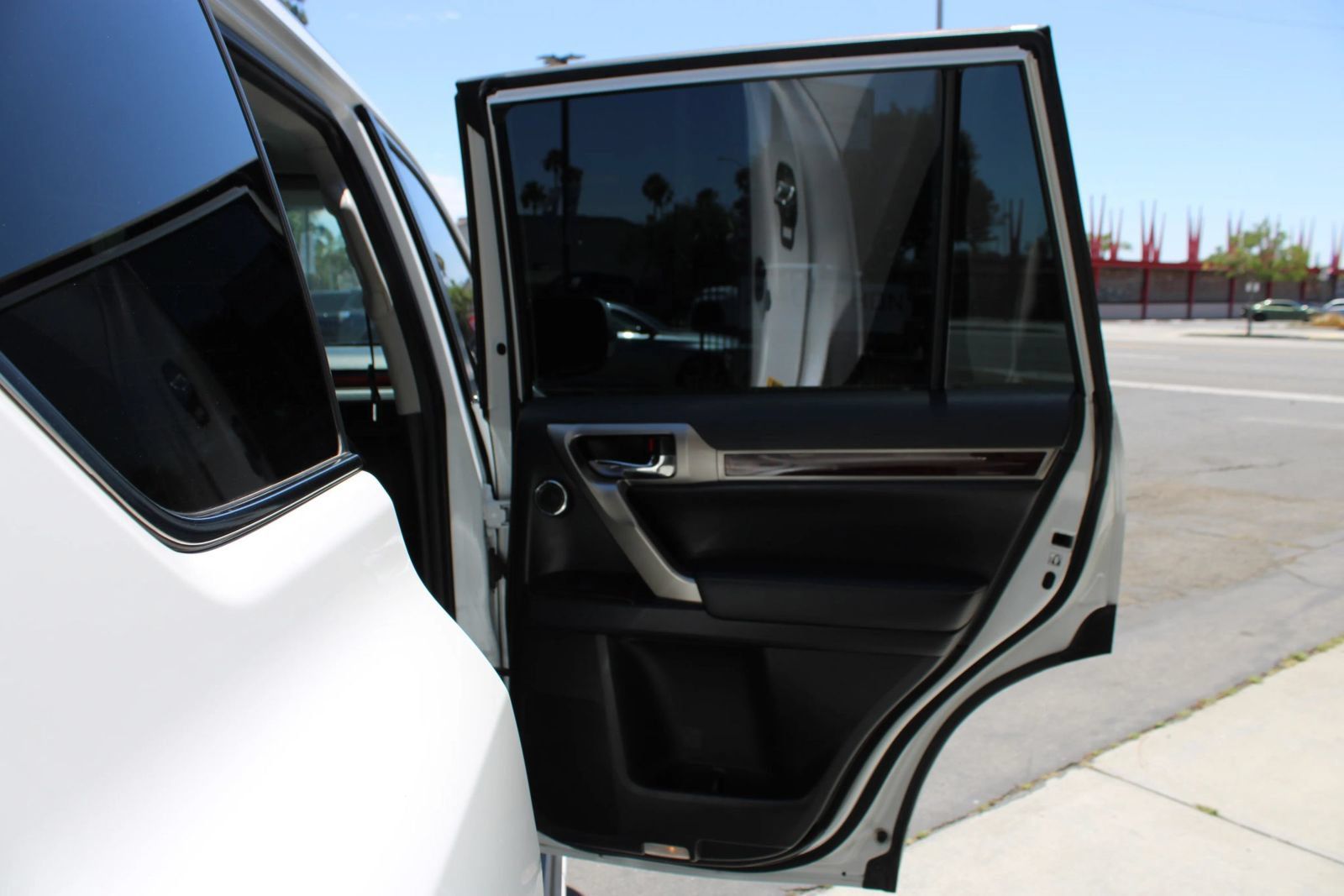 Used 2018 Lexus GX 460 Luxury AWD/4WD image 13