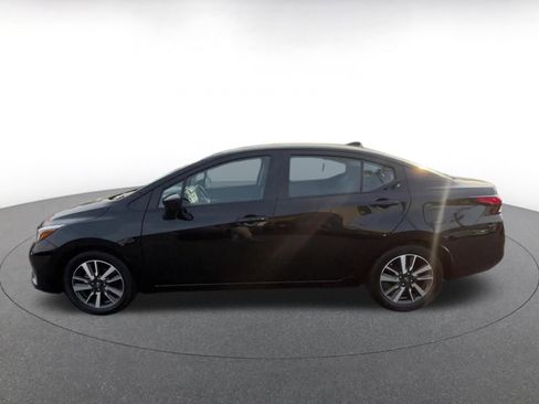 Used 2025 Nissan Versa SV image 9