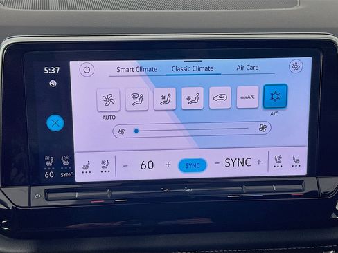 Used 2025 Volkswagen Atlas Cross Sport SE image 23