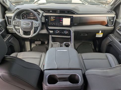 New 2025 GMC Sierra 2500 Denali w/ Denali Reserve Package image 11