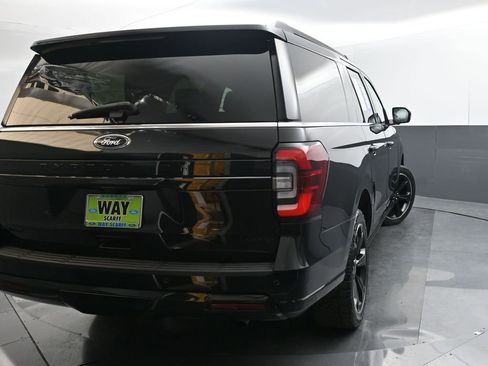 Used 2022 Ford Expedition Max Limited image 5