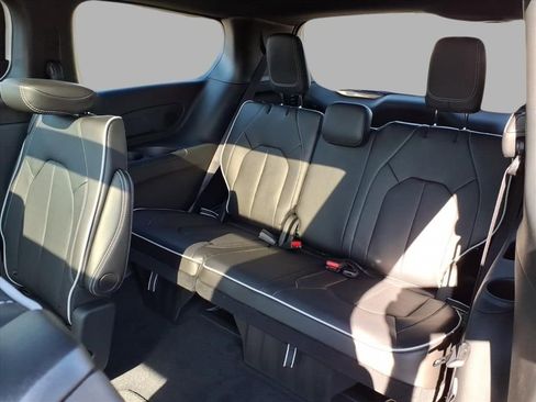 New 2026 Chrysler Pacifica Limited w/ S Appearance Package image 24