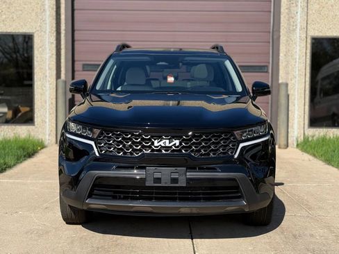 Used 2022 Kia Sorento S w/ Panoramic Sunroof Package image 2
