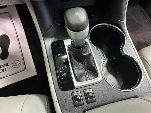Used 2015 Toyota Highlander XLE AWD/4WD image 16