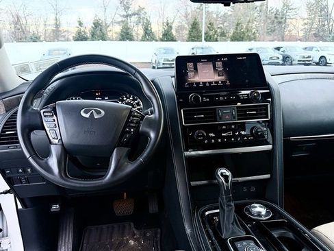 Certified 2024 INFINITI QX80 Premium Select w/ All-Season Package image 13