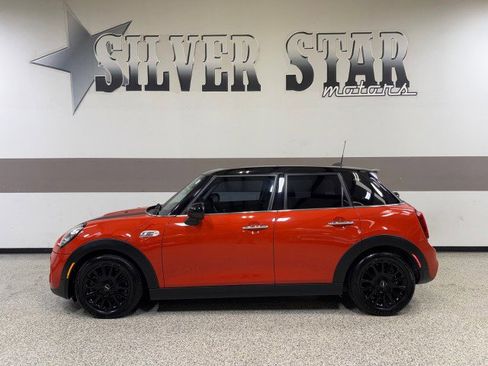 Used 2019 MINI Cooper S w/ Premium Package image 1