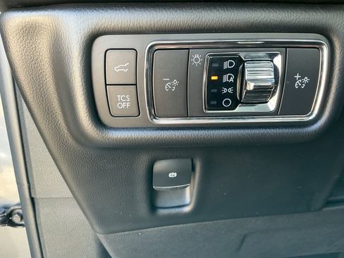 Used 2022 Lincoln Nautilus FWD image 17