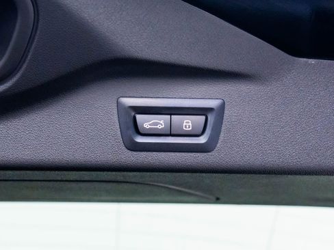 Certified 2025 BMW X7 xDrive40i w/ Executive Package image 34