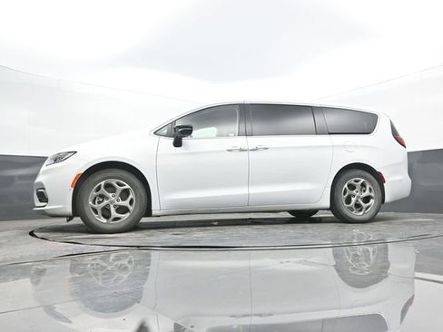 Used 2024 Chrysler Pacifica Limited w/ Trailer Tow Group image 54