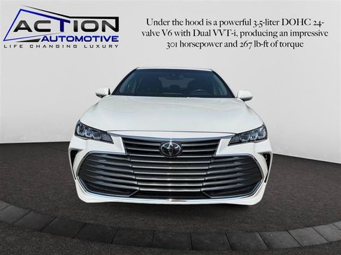 Used 2019 Toyota Avalon XLE w/ Moonroof Package FWD image 3