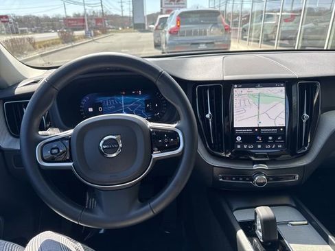 Certified 2025 Volvo XC60 B5 Plus image 21
