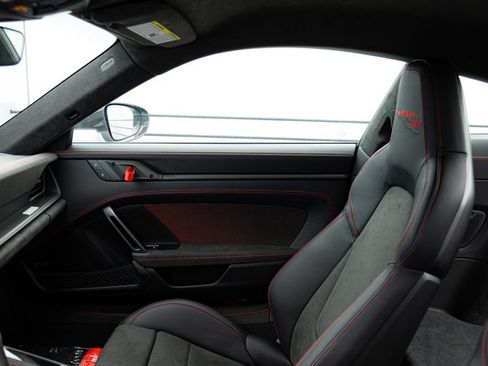 Certified 2025 Porsche 911 GT3 RS RWD image 42