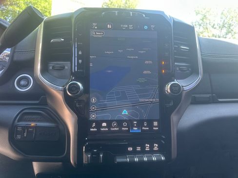 Used 2023 RAM 2500 Laramie AWD/4WD image 11