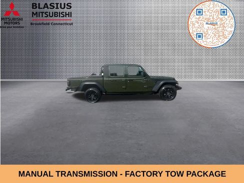 Used 2023 Jeep Gladiator Sport w/ Trailer Tow Package AWD/4WD image 10
