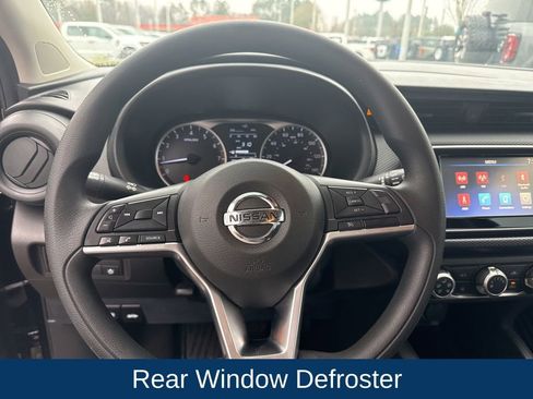 Used 2021 Nissan Kicks S image 14