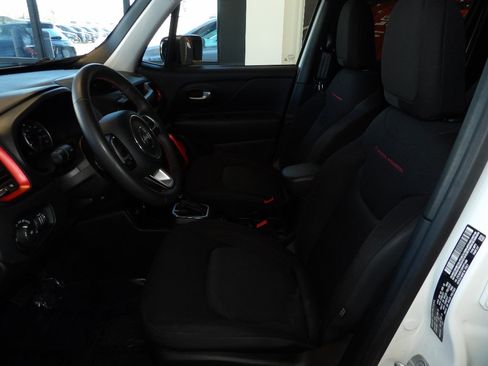Used 2023 Jeep Renegade Trailhawk AWD/4WD image 25