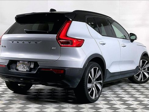 Used 2022 Volvo XC40 P8 Recharge Plus AWD/4WD image 10