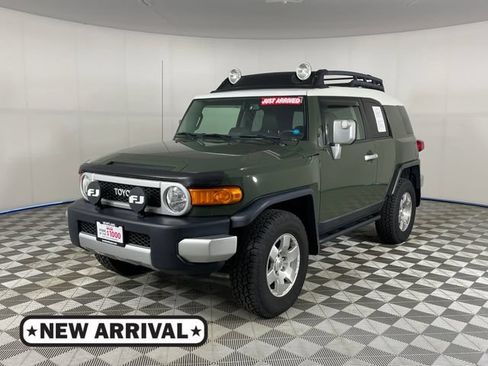 Used 2010 Toyota FJ Cruiser 4WD image 1