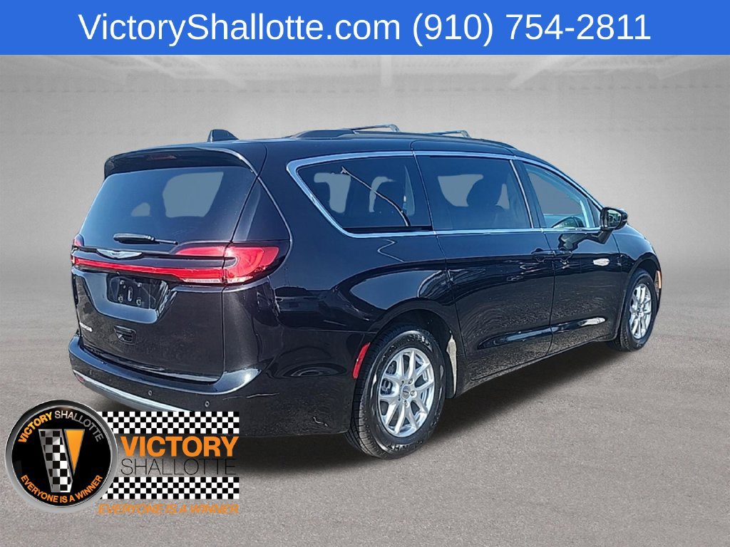 Certified 2022 Chrysler Pacifica Touring-L FWD image 32