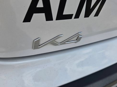 Used 2025 Kia K4 FWD image 11