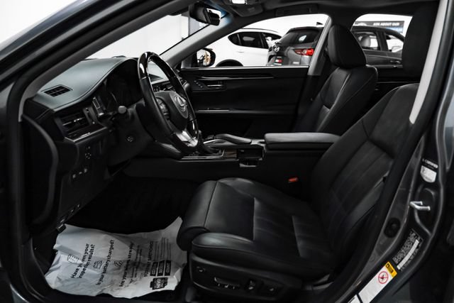 Used 2016 Lexus ES 350 w/ Ultra Luxury Package FWD image 4
