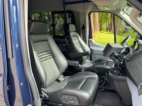 Used 2015 Ford Transit 350 XLT RWD image 12
